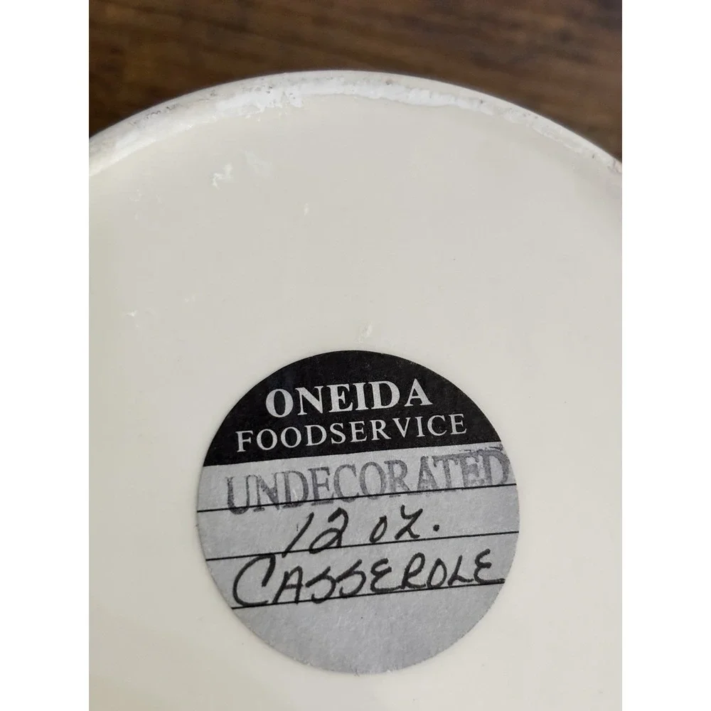 Oneida 12 Oz Covered Crock‎ 2.5